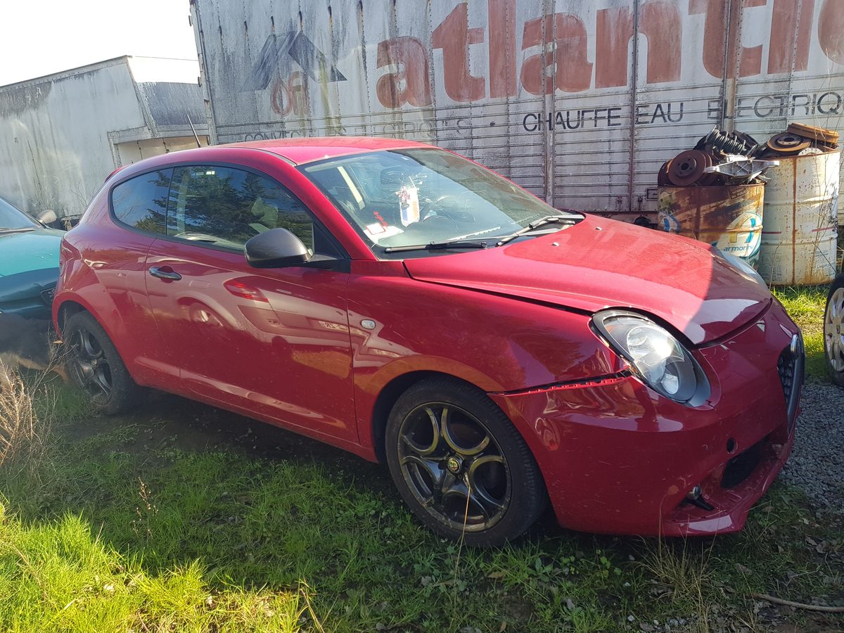 Alfa Romeo Giulietta siniestrado